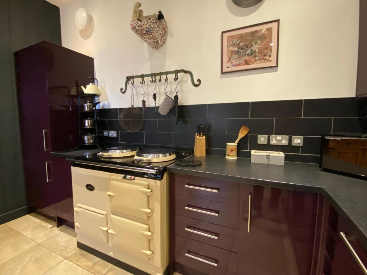 Betsey Trotwood. Historic Stylish 2-Bed Cottage. Blundeston Экстерьер фото